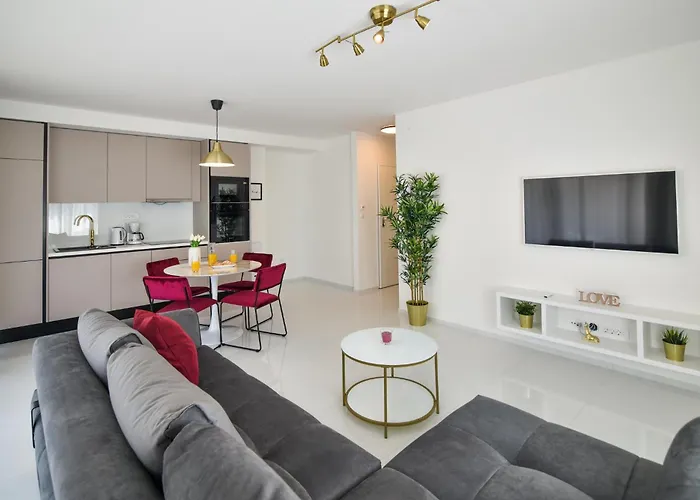 Appartement With Heated Rooftop Pool, *