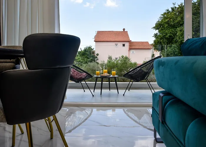 With Heated Rooftop Pool, *