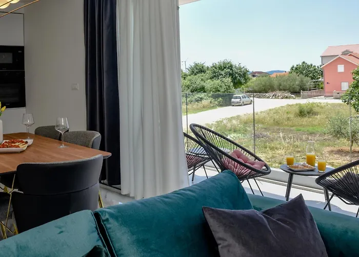 With Heated Rooftop Pool, Apartman