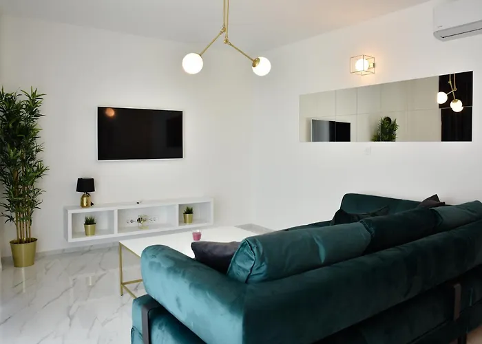 Appartement With Heated Rooftop Pool, *