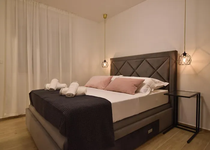 With Heated Rooftop Pool, Apartman Bibinje