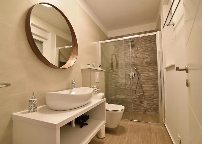 With Heated Rooftop Pool, Appartement