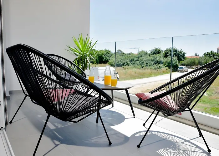 With Heated Rooftop Pool, Apartman Bibinje