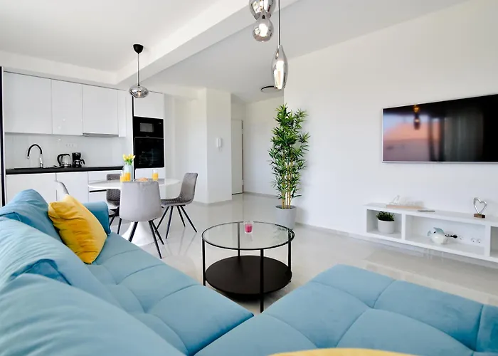 With Heated Rooftop Pool, *