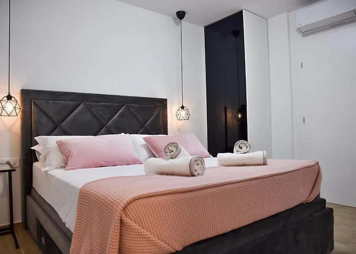 With Heated Rooftop Pool, *