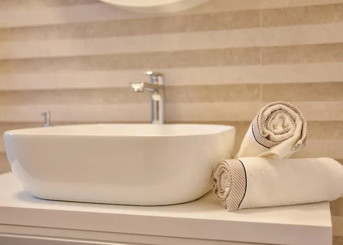 With Heated Rooftop Pool, Appartement