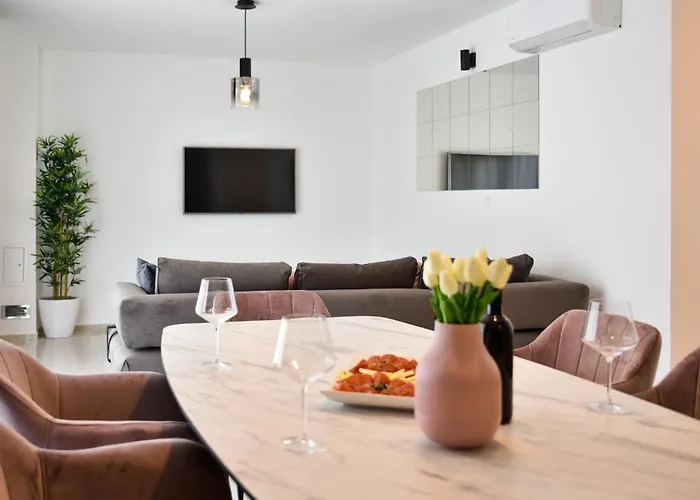 Appartement With Heated Rooftop Pool, Bibinje