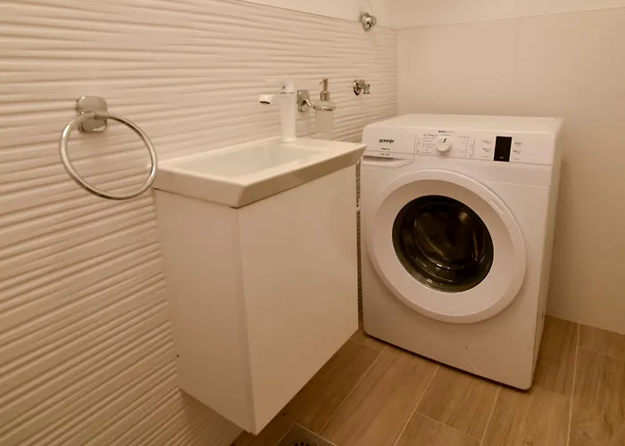 With Heated Rooftop Pool, Appartement