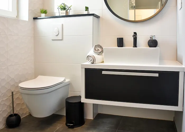 Appartement With Heated Rooftop Pool, Bibinje