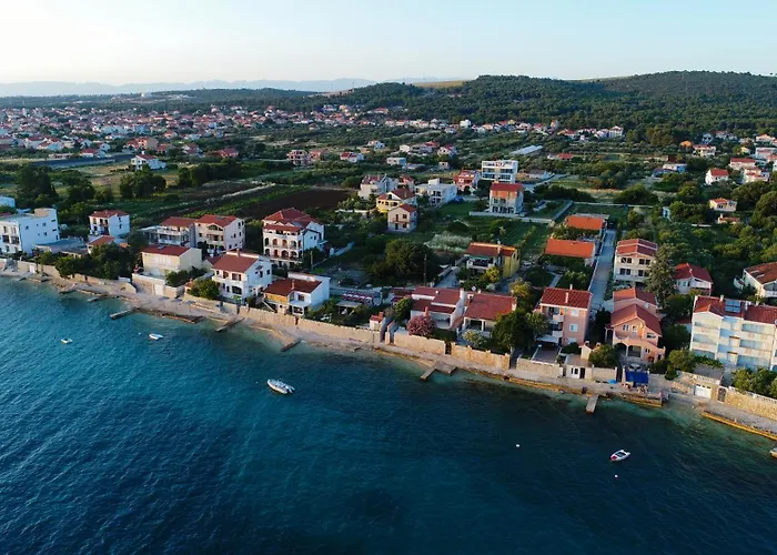 Apartman With Heated Rooftop Pool, Bibinje