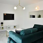 Apartamento With Heated Rooftop Pool, *