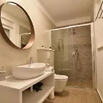 With Heated Rooftop Pool, Apartamento