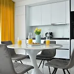 Apartamento With Heated Rooftop Pool,