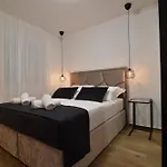 Apartamento With Heated Rooftop Pool, Bibinje