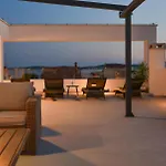 Apartamento With Heated Rooftop Pool,