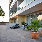 Apartamento With Heated Rooftop Pool, *
