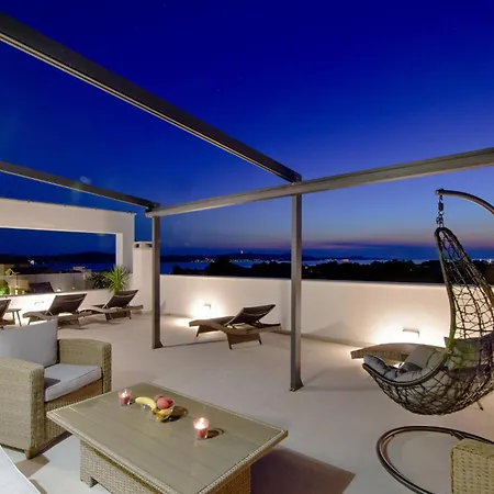 Апартаменты With Heated Rooftop Pool, Бибинье