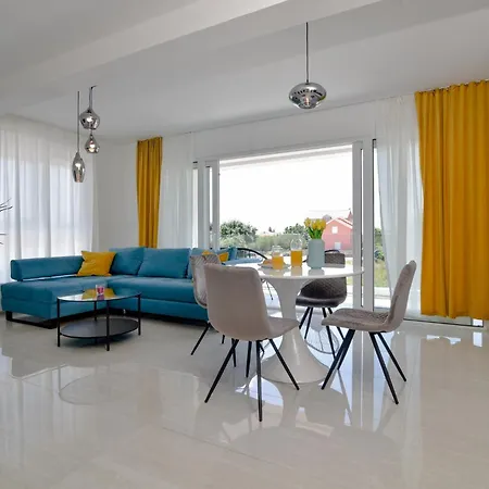 With Heated Rooftop Pool, *