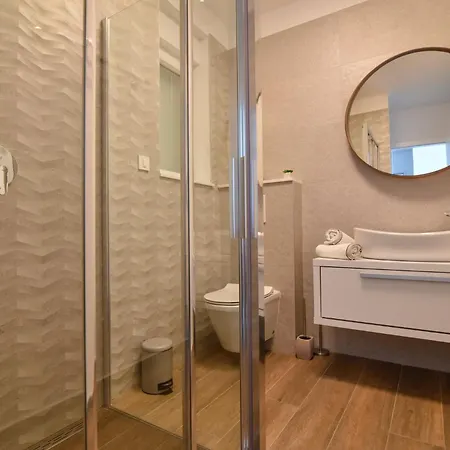 Апартаменты With Heated Rooftop Pool,