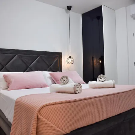 With Heated Rooftop Pool, *