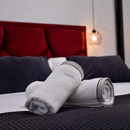 With Heated Rooftop Pool, Апартаменты Бибинье