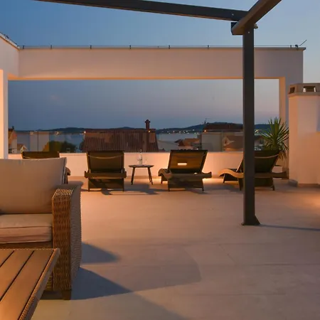 Апартаменты With Heated Rooftop Pool,
