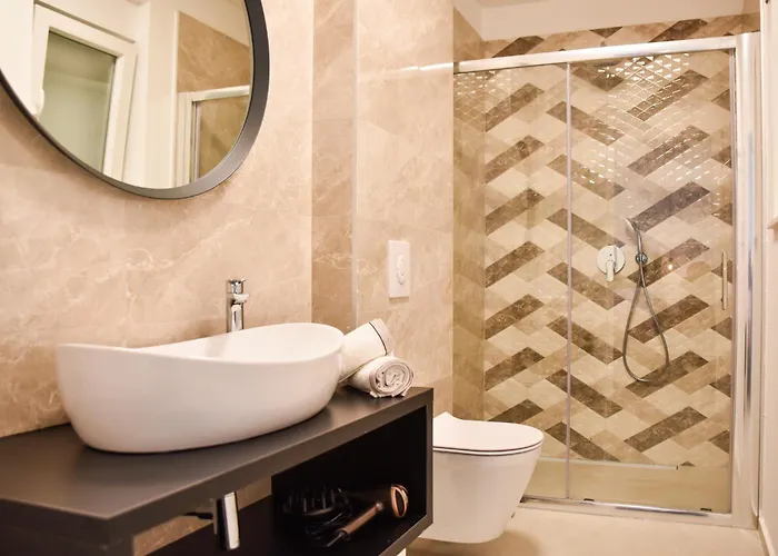 Apartman With Heated Rooftop Pool, *